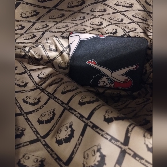 Betty Boop Tote - Picture 3 of 3